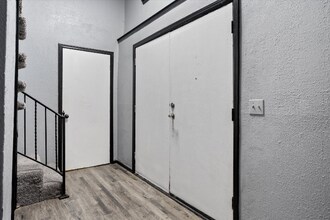 11009 Bel Air Pl in Oklahoma City, OK - Foto de edificio - Building Photo