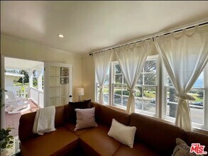 423 Ocean Ave in Santa Monica, CA - Building Photo - Building Photo