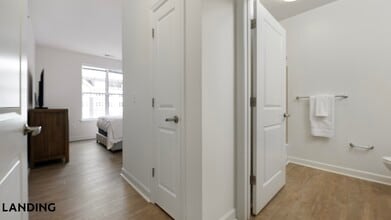 909 Mansion Dr, Unit 712-402 in Frederick, MD - Building Photo - Building Photo