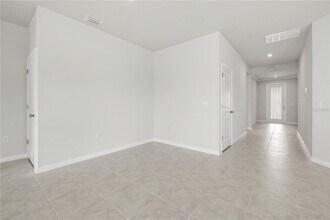 35572 Quartz Lk Dr in Zephyrhills, FL - Foto de edificio - Building Photo
