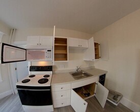 11 Banks St in Waltham, MA - Building Photo - Building Photo