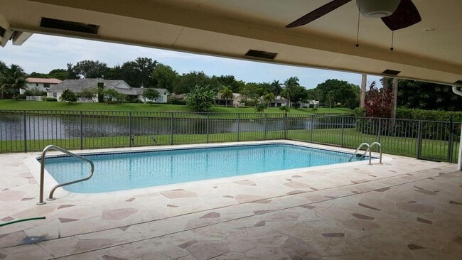 4020 NW 24th Terrace in Boca Raton, FL - Building Photo - Building Photo