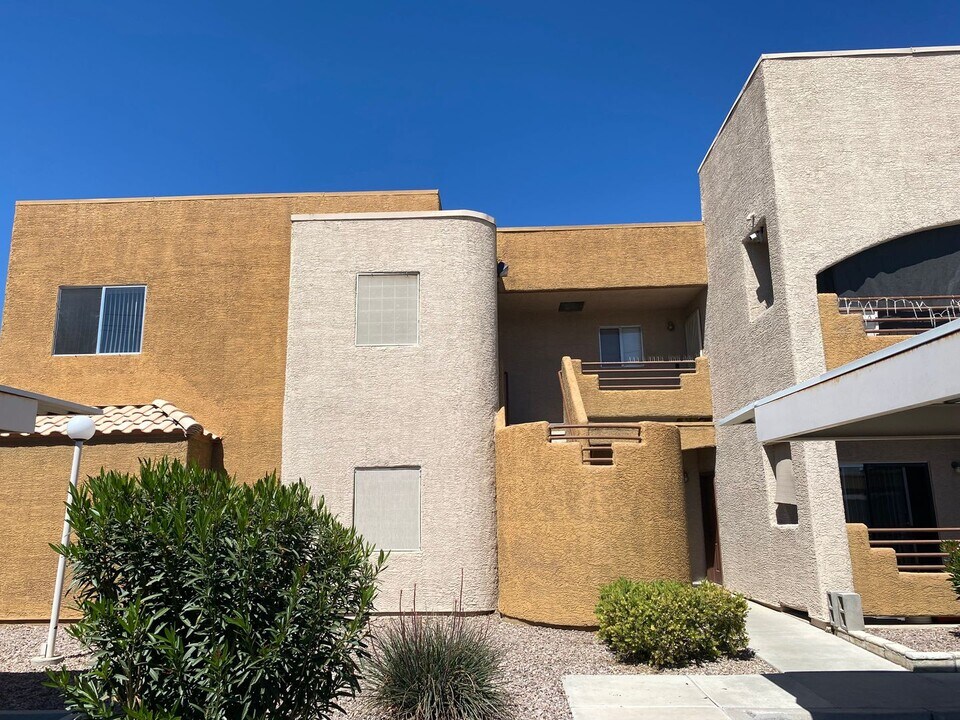 6881 Tamarus St, Unit Tamarus, 6881 #201 Bldg 13 in Las Vegas, NV - Building Photo