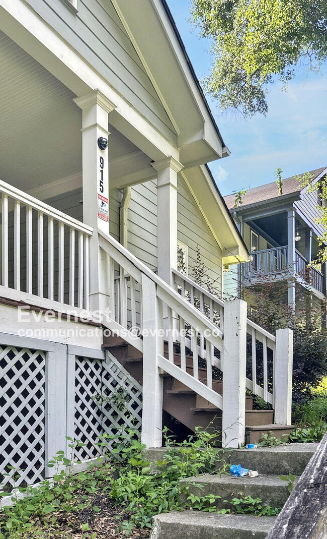 property at 915 Ridge Ave NW