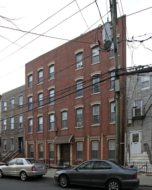 112-114 Garden St in Hoboken, NJ - Building Photo