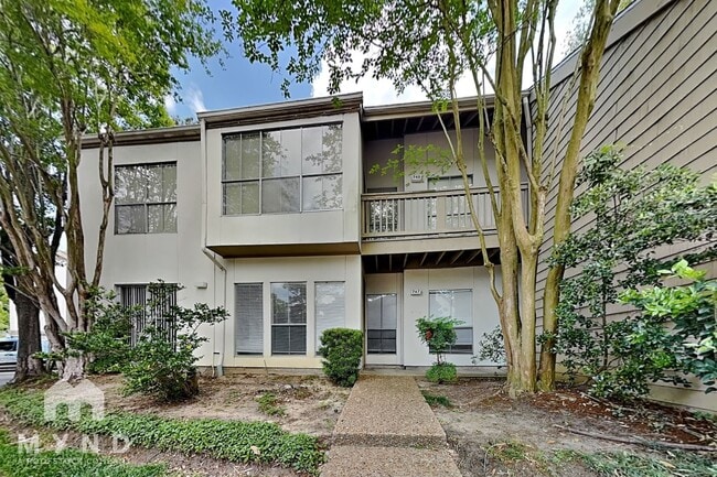 2100 Tanglewilde St, Unit 747