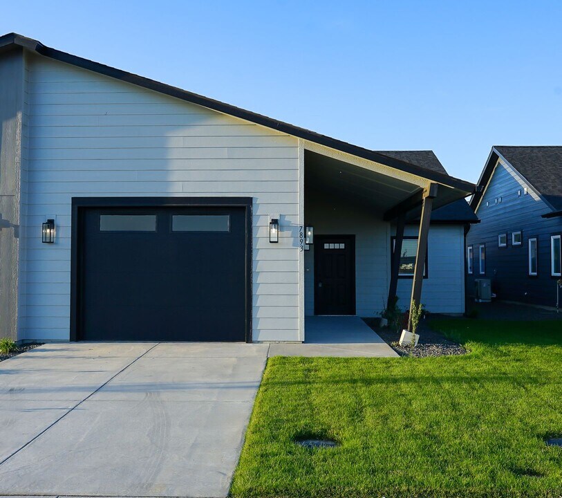7893 Mocha Loop in Coeur d'Alene, ID - Building Photo