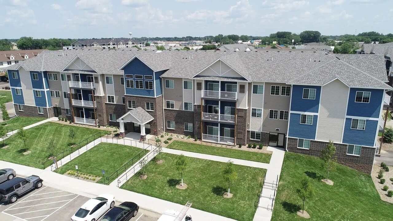 Gateway Green Apartments in Forest Lake, MN - Building Photo