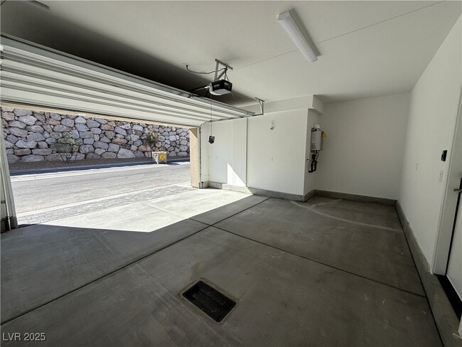 11450 Crimson Ledge Ave in Las Vegas, NV - Building Photo - Building Photo