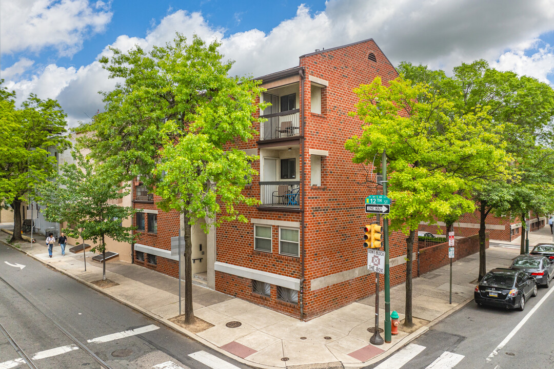 541 S 12th St in Philadelphia, PA - Building Photo