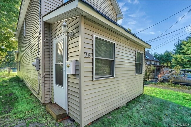 28 Spring St in Tuxedo, NY - Building Photo - Building Photo