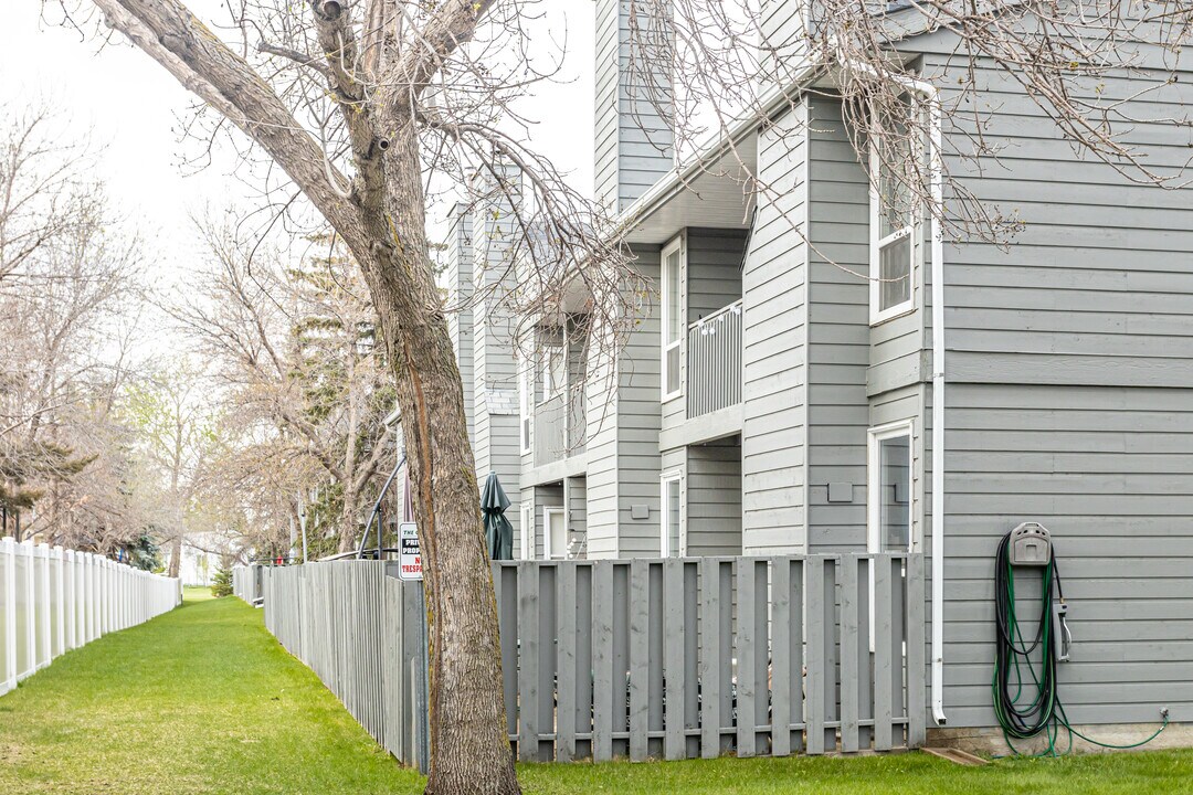 The Gables in Edmonton, AB - Building Photo