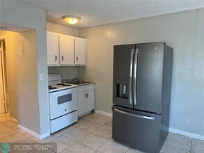 5301 NW 18th Pl in Lauderhill, FL - Building Photo - Building Photo