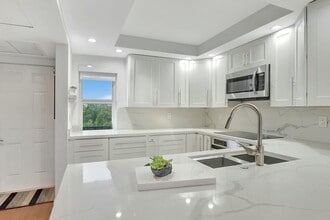 2871 N Ocean Blvd in Boca Raton, FL - Foto de edificio - Building Photo