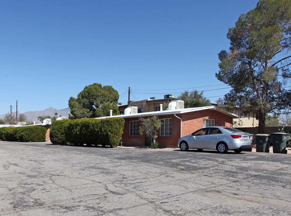 1725-1733 E Hedrick Dr in Tucson, AZ - Foto de edificio