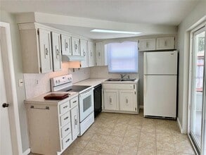 3335 Coldwell Dr in Holiday, FL - Foto de edificio - Building Photo