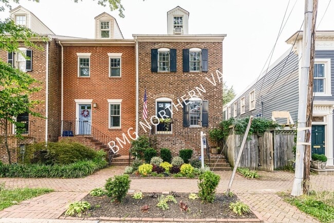 property at 528 N Columbus St