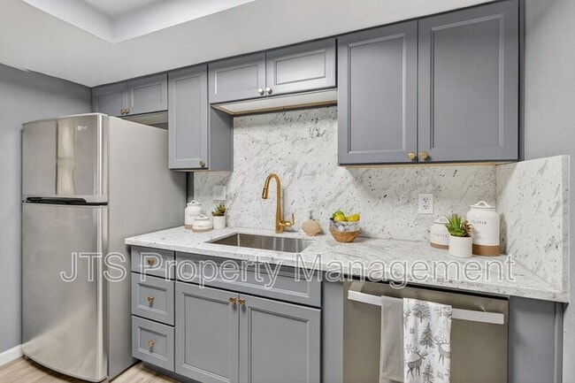 728 Clipper Way in Sacramento, CA - Building Photo - Building Photo