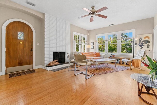 629 24th Ave N in St. Petersburg, FL - Building Photo - Building Photo