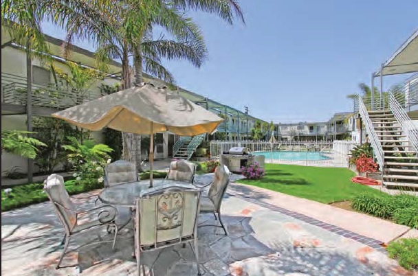Oceanair Apartment Homes in Costa Mesa, CA - Foto de edificio - Building Photo
