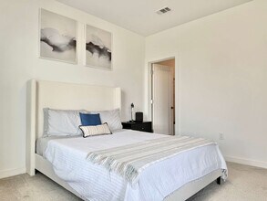 525 Parkway Dr NE in Atlanta, GA - Building Photo - Building Photo
