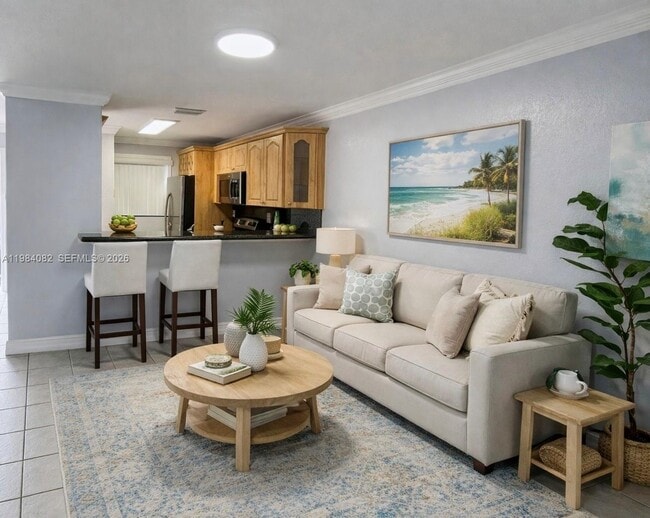 7955 NW 8th St in Miami, FL - Building Photo - Building Photo