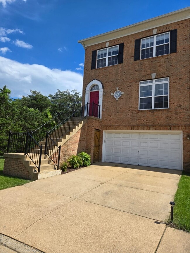 property at 7334 Hampton Manor Pl