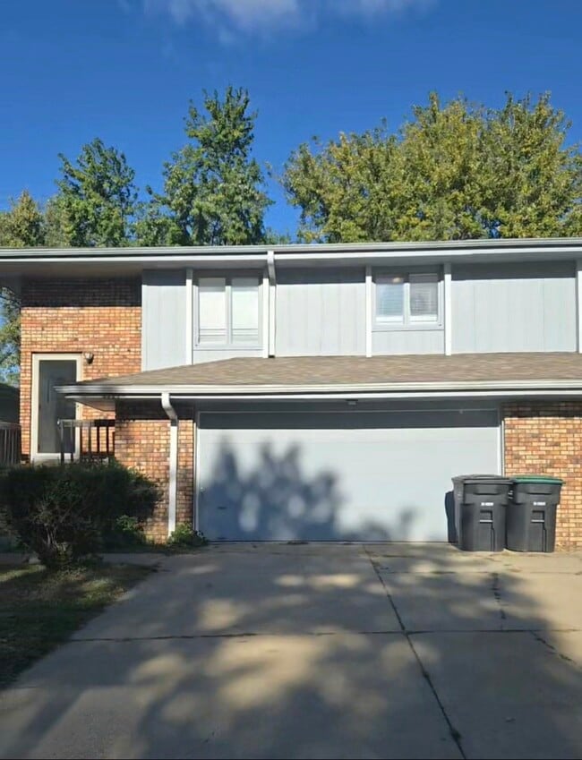 11712 Camden Ave in Omaha, NE - Foto de edificio - Building Photo