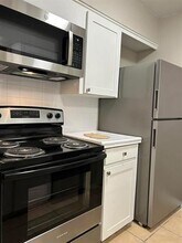 2800 W Pioneer Dr in Irving, TX - Building Photo - Building Photo