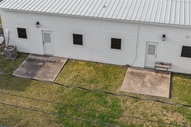 7900 B St in Beach City, TX - Building Photo - Building Photo