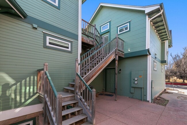 property at 415 Mason Ct