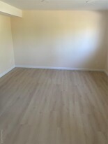 47 Bowling Ln in Deer Park, NY - Building Photo