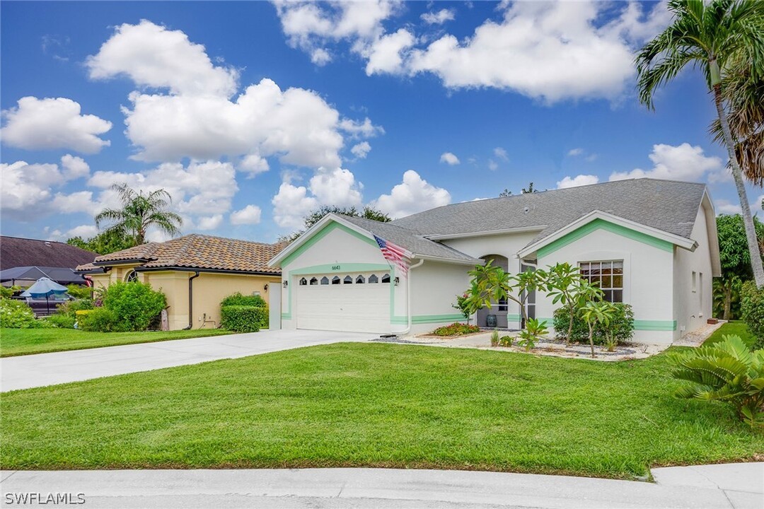 6643 Craven Hill Way in Naples, FL - Building Photo