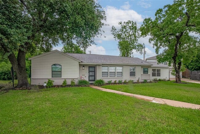 3206 Arbor St in Houston, TX - Building Photo - Building Photo