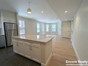 56 John F. Kennedy St in Cambridge, MA - Building Photo - Building Photo