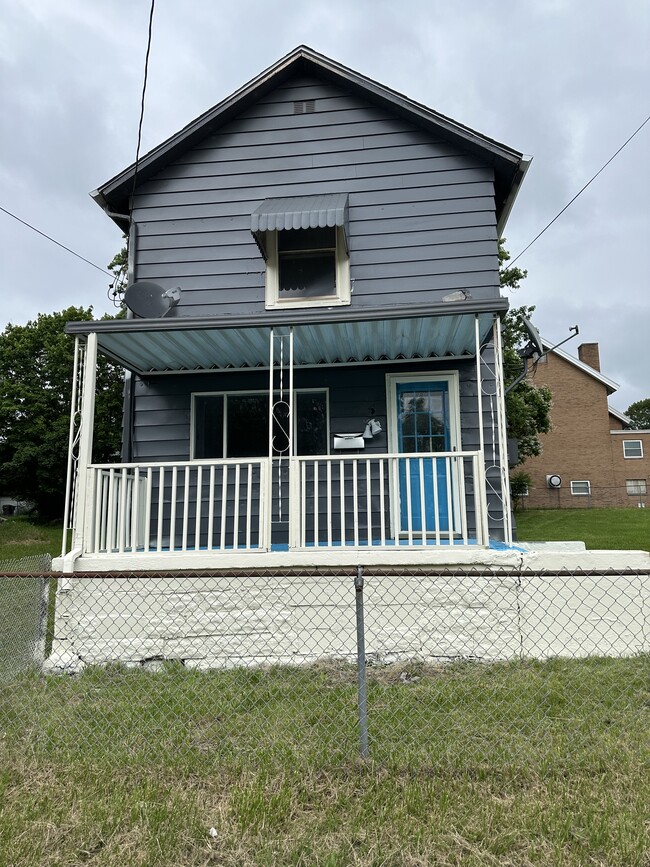 property at 1127 Wallis Ave