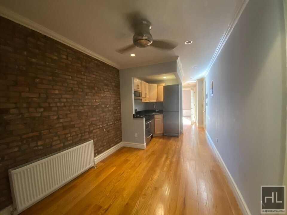 East 5th Street in New York, NY - Building Photo