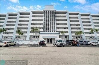 3051 NE 48th St in Fort Lauderdale, FL - Foto de edificio - Building Photo