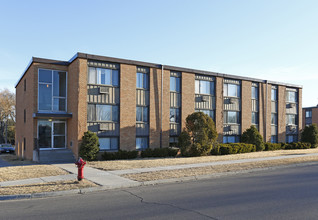 Meadowview Apartments in Savage, MN - Building Photo - Building Photo