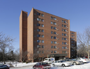 Bridge Square Apartments in Anoka, MN - Building Photo - Building Photo