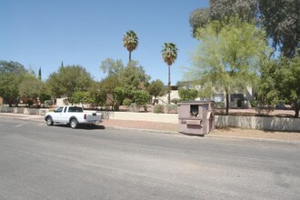 2923-2941 E 10th St in Tucson, AZ - Foto de edificio - Building Photo