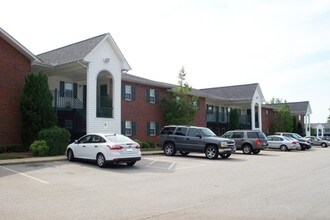 Hampton Village of Youngsville in Youngsville, NC - Foto de edificio - Building Photo