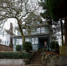 5241 18th Ave in Seattle, WA - Foto de edificio - Building Photo