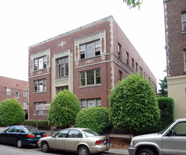 The Iris Apartments in Seattle, WA - Foto de edificio - Building Photo