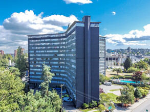 Parkview Towers in Vancouver, BC - Building Photo - Building Photo