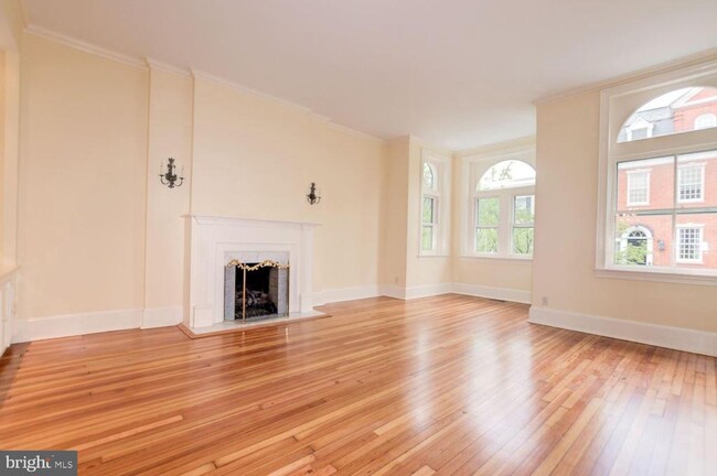 3252 N St NW in Washington, DC - Foto de edificio - Building Photo