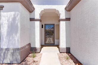 2084 Tiger Links Dr in Henderson, NV - Building Photo - Building Photo