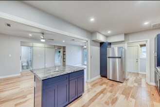 1537 N Safford Ave in Fresno, CA - Building Photo - Building Photo