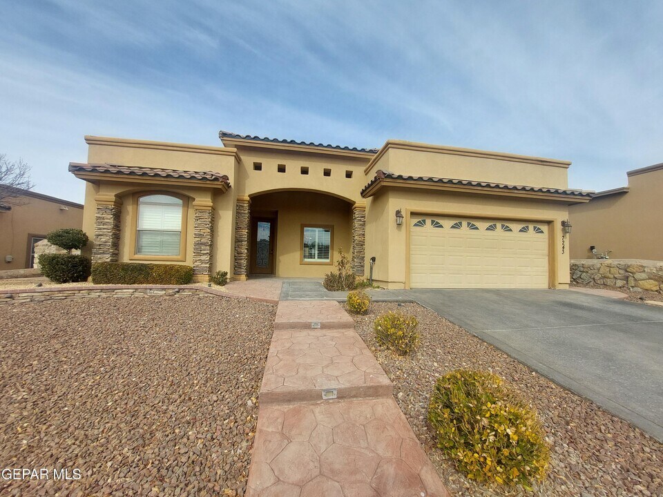 7243 Canyon Wren Ave in El Paso, TX - Building Photo