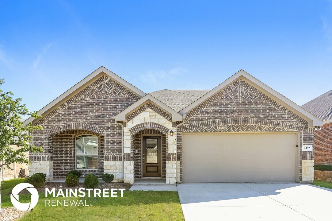 8417 Grand Oak Rd in Fort Worth, TX - Building Photo